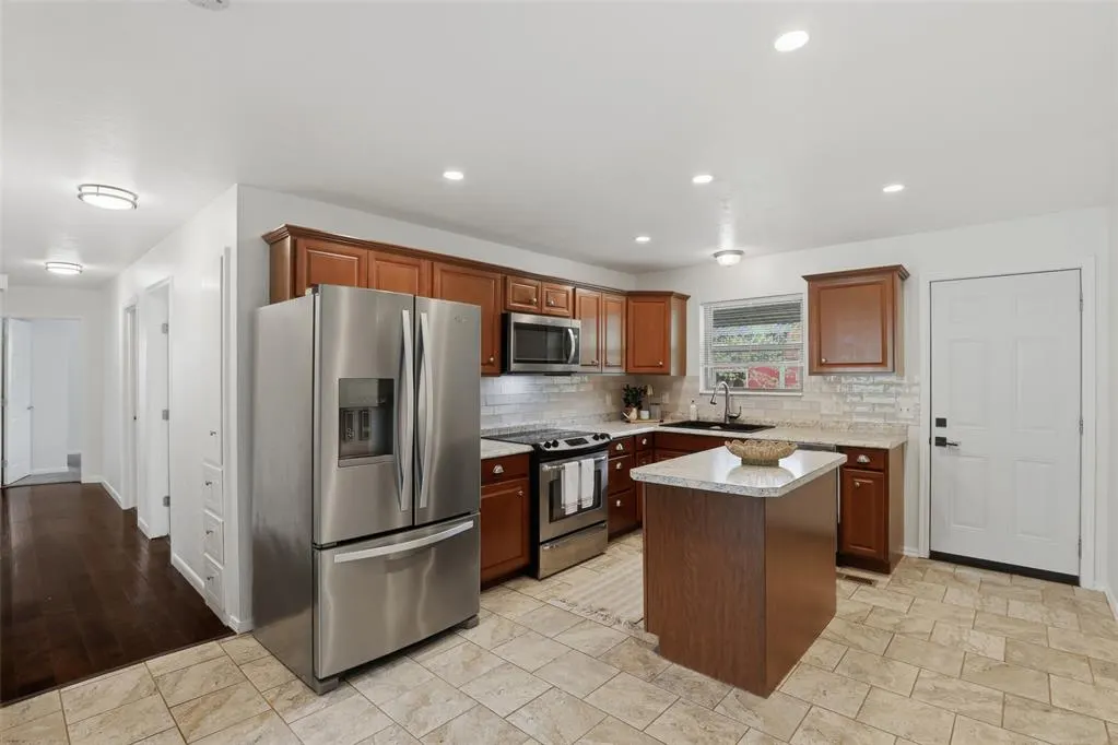 Photo 9 — 221 S Pybas Street, Washington, OK 73093