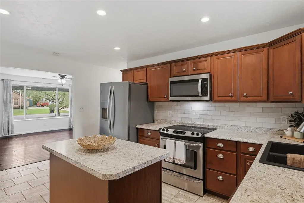 Photo 11 — 221 S Pybas Street, Washington, OK 73093