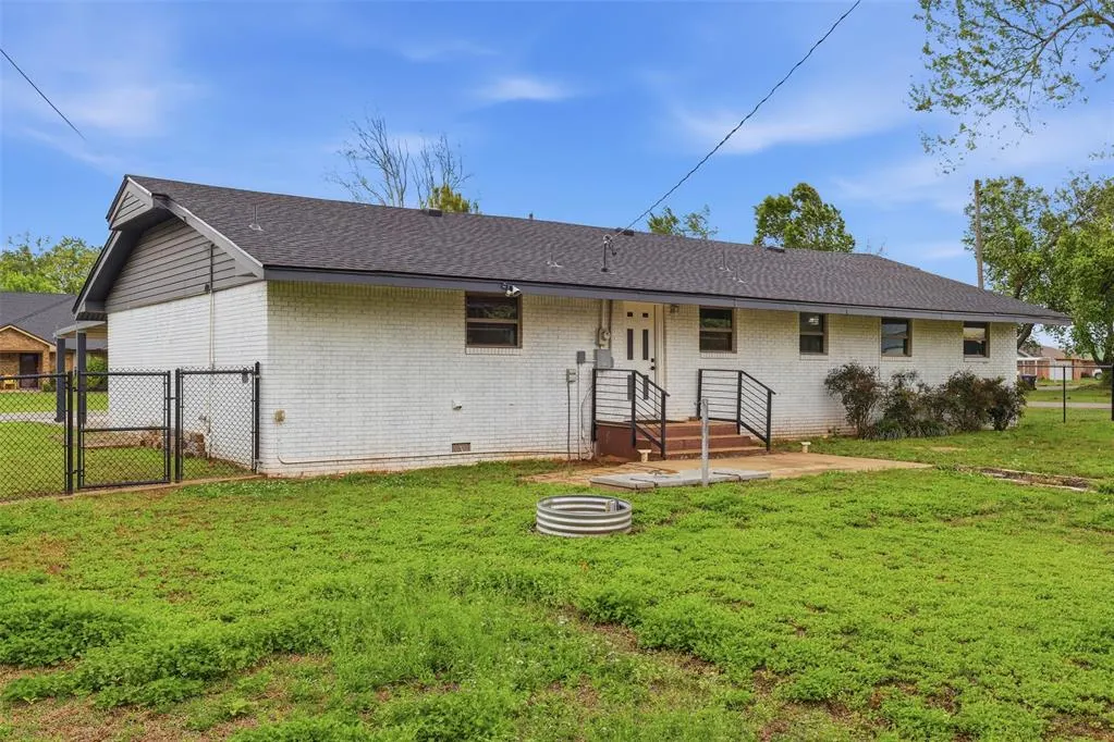 Photo 20 — 221 S Pybas Street, Washington, OK 73093