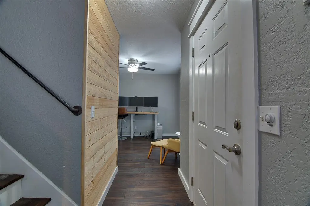 Photo 2 — 2924 Canyon Oaks Court, Norman, OK 73071