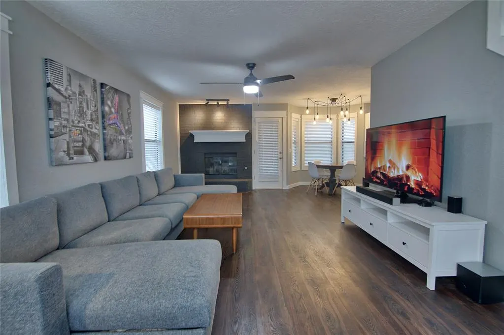 Photo 4 — 2924 Canyon Oaks Court, Norman, OK 73071
