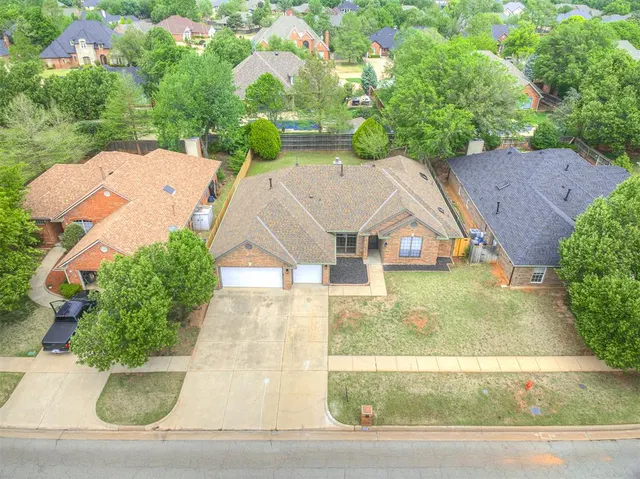 Photo 4 — 705 NW 143rd Street, Edmond, OK 73013