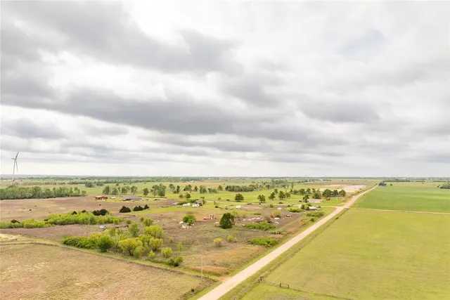 Photo 2 — 0000 N Meridian Avenue, Crescent, OK 73028