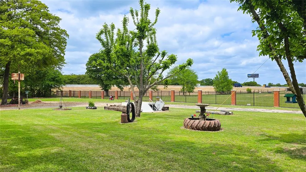 Photo 2 — 11363 Hutchins Addition Road, Thakerville, OK 73459