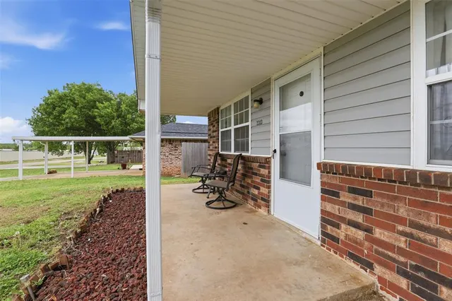 Photo 2 — 2313 8th Street, Prague, OK 74864