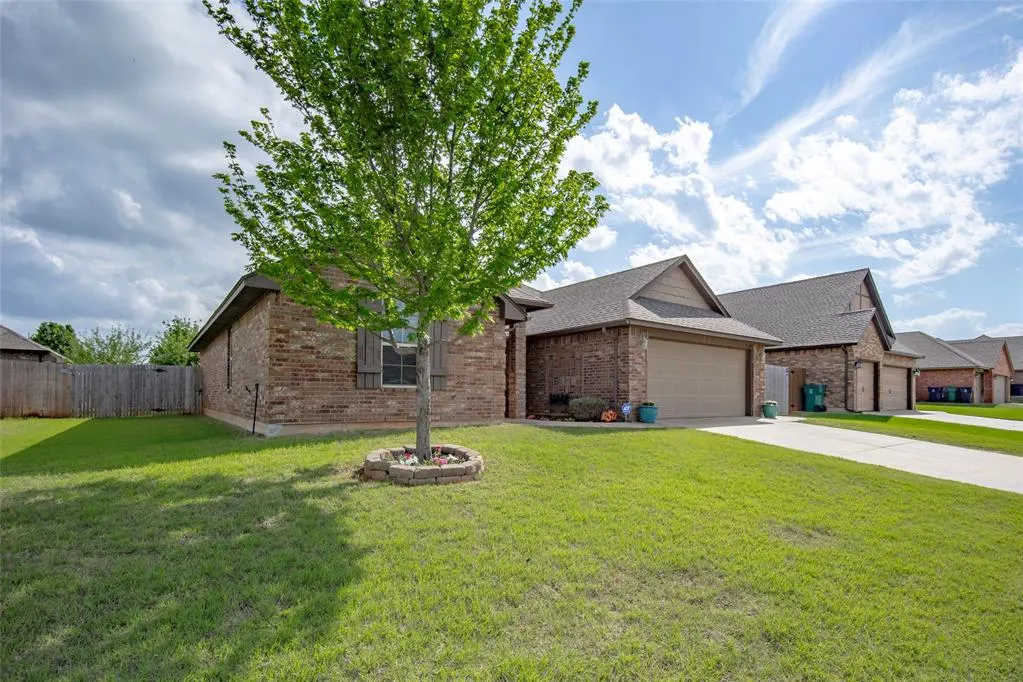 Photo 5 — 11208 NW 8th Street, Yukon, OK 73099