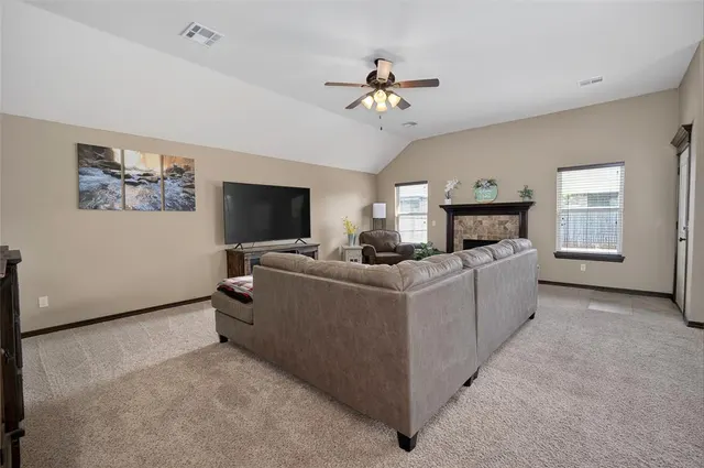 Photo 8 — 11208 NW 8th Street, Yukon, OK 73099