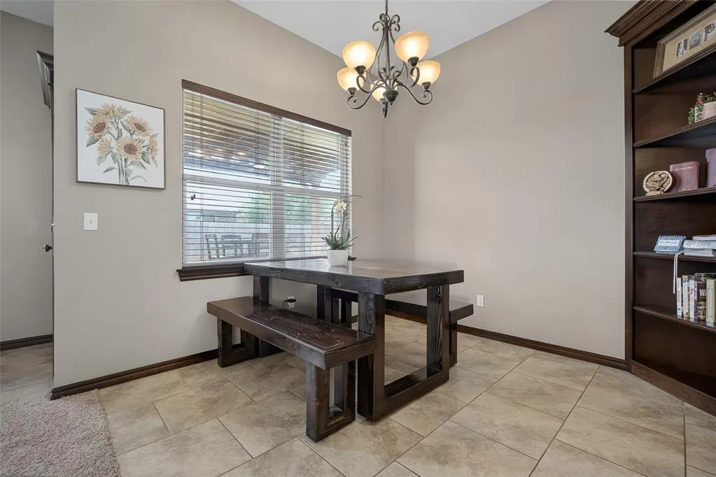 Photo 11 — 11208 NW 8th Street, Yukon, OK 73099