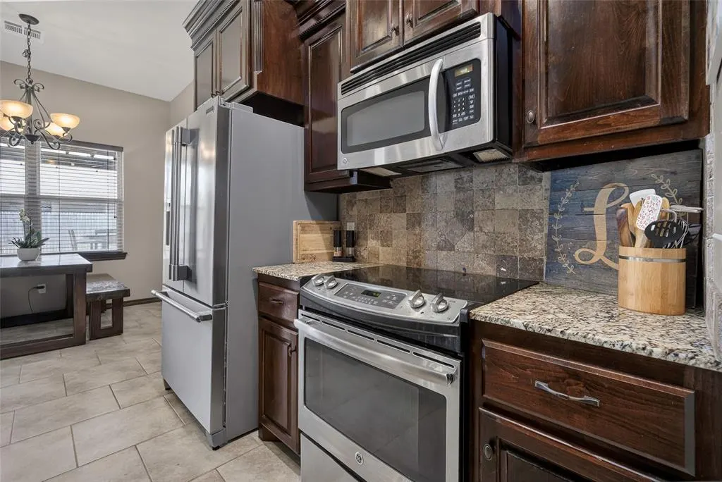 Photo 15 — 11208 NW 8th Street, Yukon, OK 73099