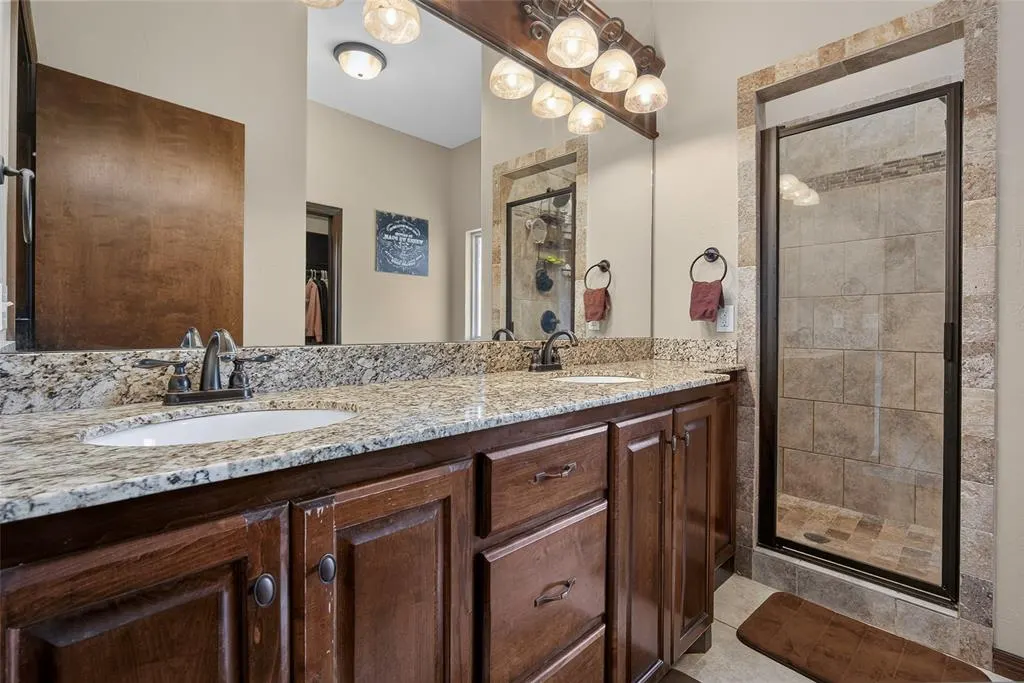 Photo 19 — 11208 NW 8th Street, Yukon, OK 73099