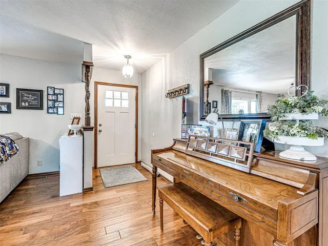 Photo 6 — 43302 Hazel Dell Road, Meeker, OK 74855