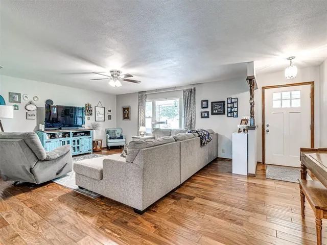 Photo 7 — 43302 Hazel Dell Road, Meeker, OK 74855