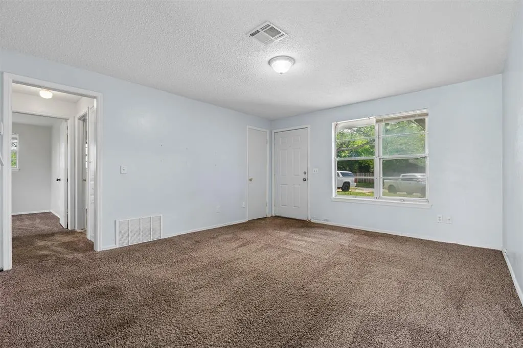 Photo 4 — 3005 SE 51st Street, Oklahoma City, OK 73135