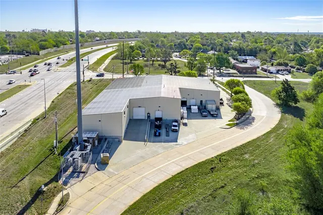 Photo 2 — 2451 Van Buren Street, Norman, OK 73072