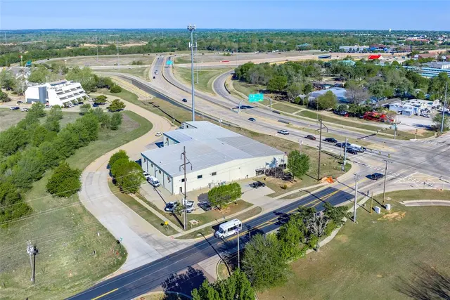 Photo 3 — 2451 Van Buren Street, Norman, OK 73072