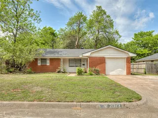 Sold home at 2013 Hardy Drive