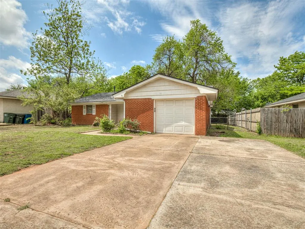Photo 2 — 2013 Hardy Drive, Edmond, OK 73013