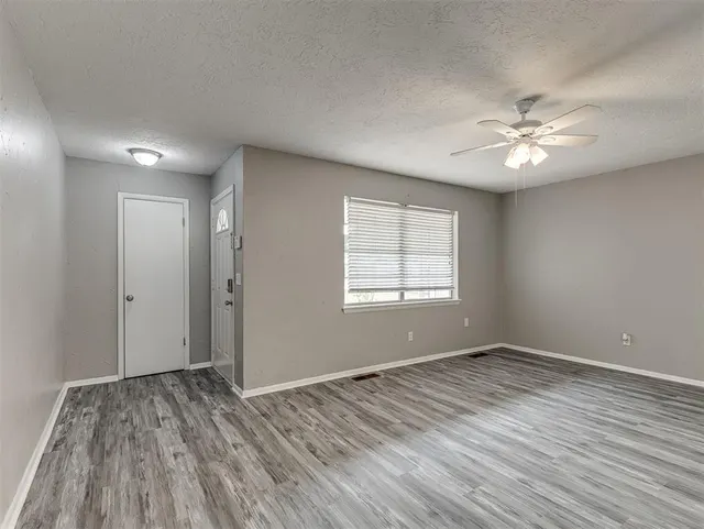 Photo 4 — 2013 Hardy Drive, Edmond, OK 73013