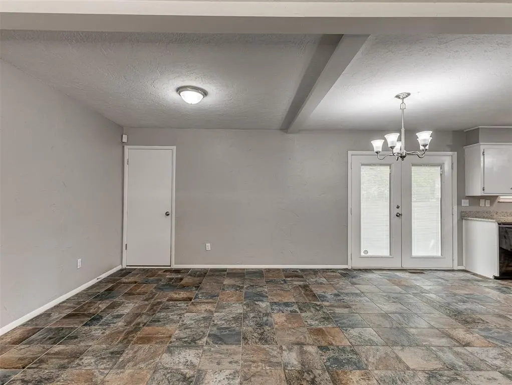 Photo 8 — 2013 Hardy Drive, Edmond, OK 73013