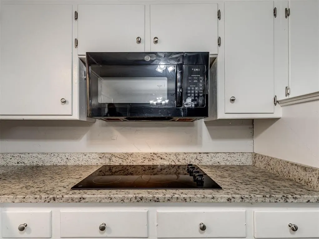 Photo 12 — 2013 Hardy Drive, Edmond, OK 73013