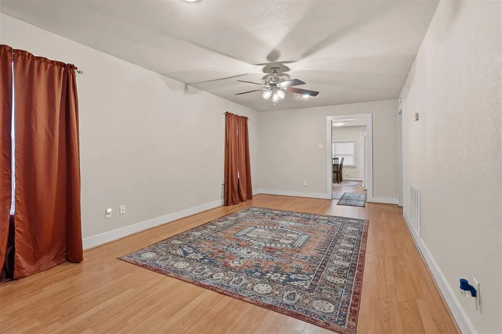 Photo 3 — 214 S Locust Street, Pauls Valley, OK 73075