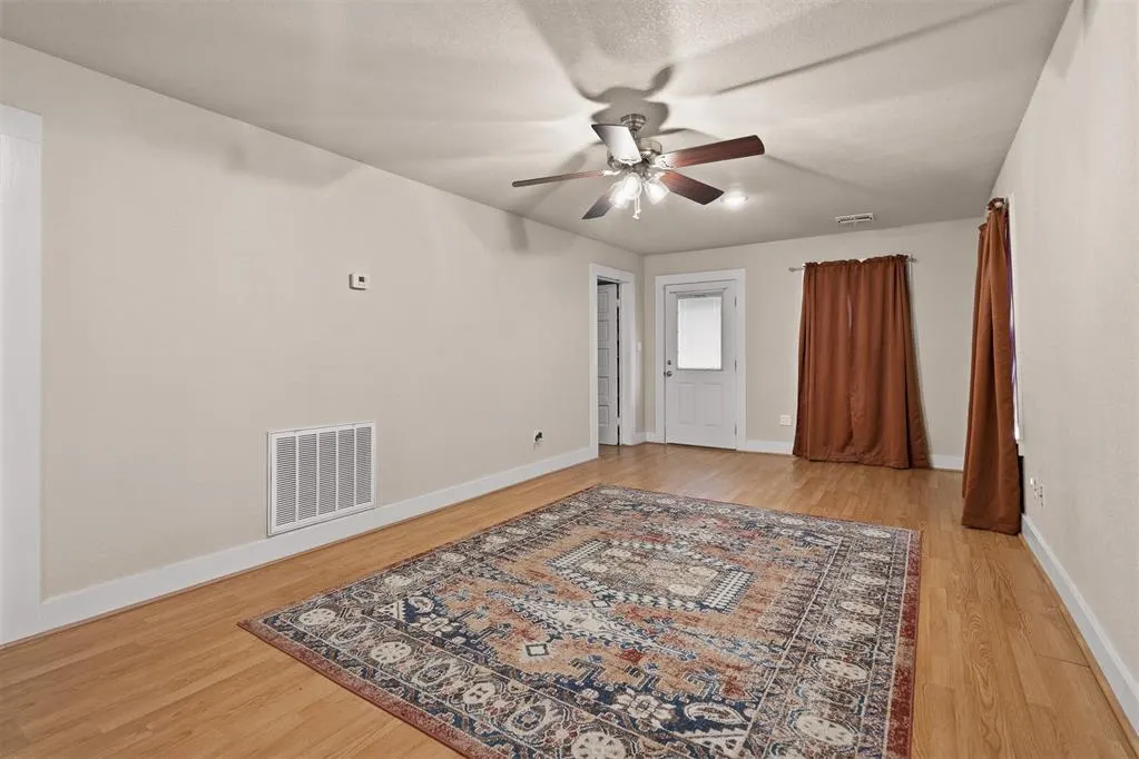 Photo 5 — 214 S Locust Street, Pauls Valley, OK 73075
