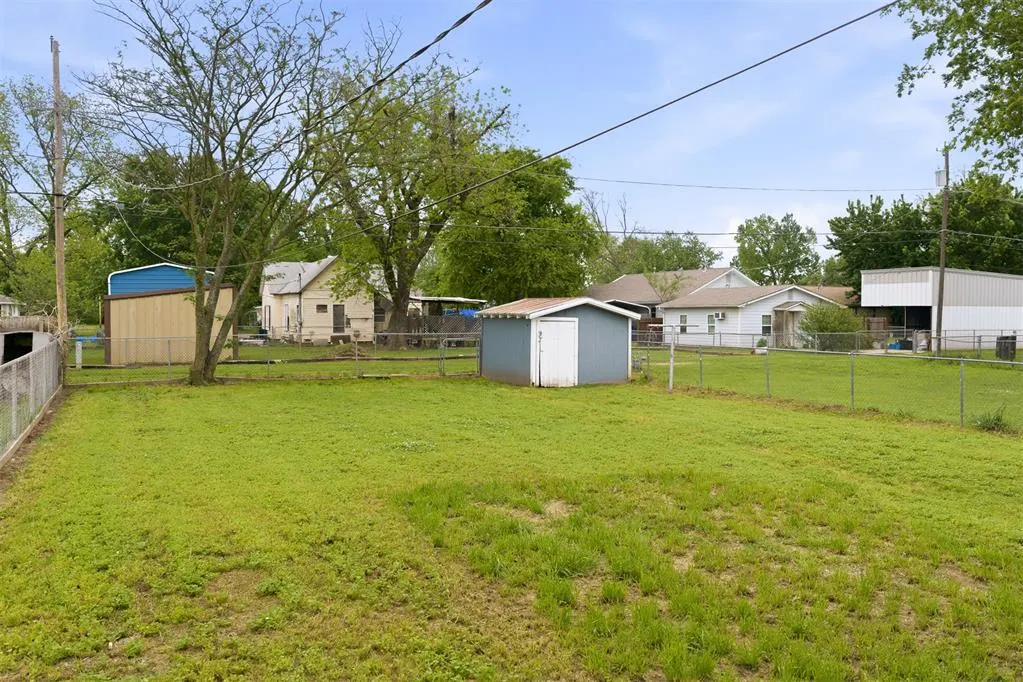 Photo 18 — 214 S Locust Street, Pauls Valley, OK 73075
