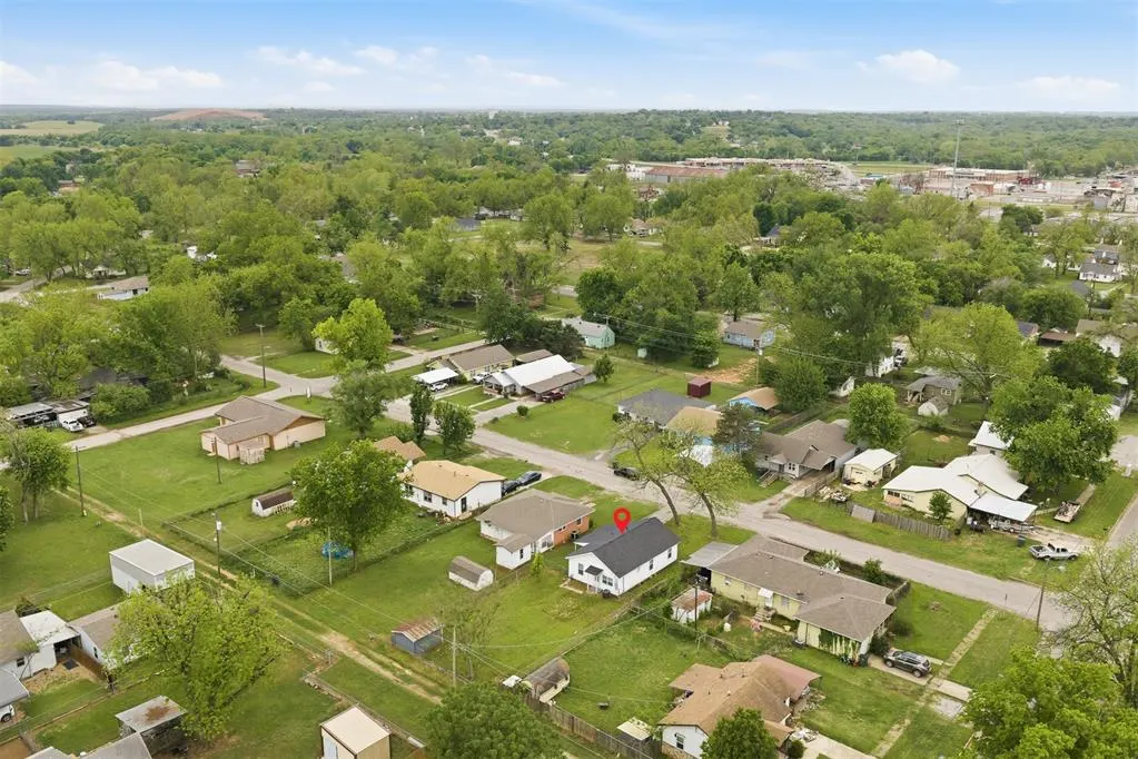 Photo 25 — 214 S Locust Street, Pauls Valley, OK 73075