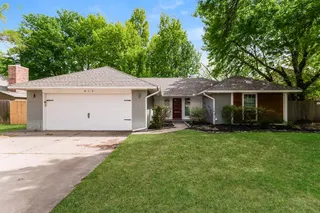 Sold home at 812 Lakeside Circle