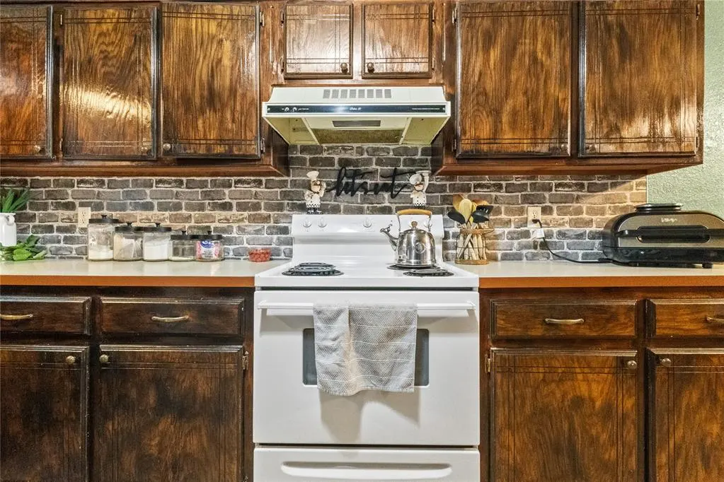 Photo 7 — 920 N Elm Street, Weatherford, OK 73096