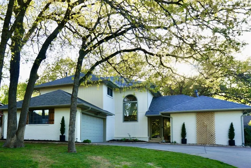 Front exterior — 2209 E 37th Court, Edmond, OK 73013