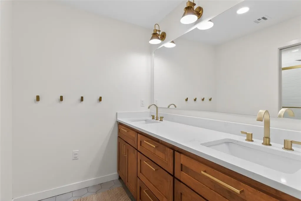 Photo 19 — 2209 E 37th Court, Edmond, OK 73013