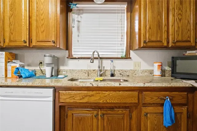 Photo 6 — 2113 Lynn Lane, Weatherford, OK 73096