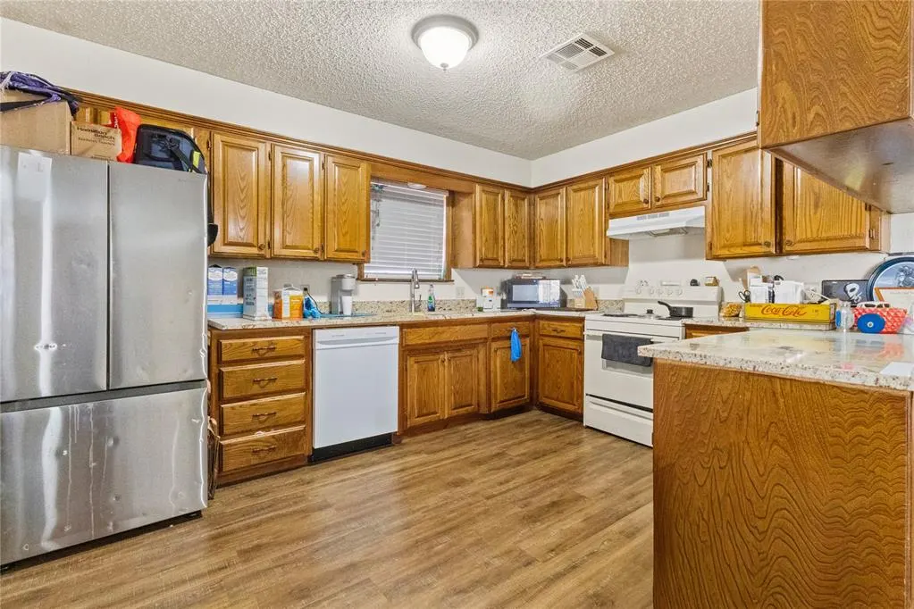 Photo 7 — 2113 Lynn Lane, Weatherford, OK 73096