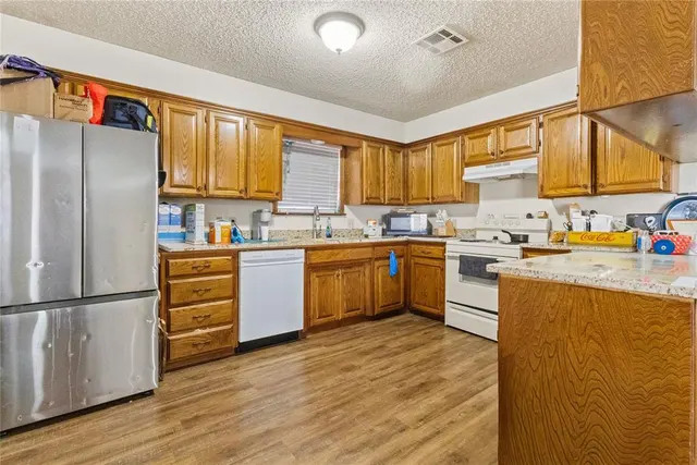 Photo 7 — 2113 Lynn Lane, Weatherford, OK 73096
