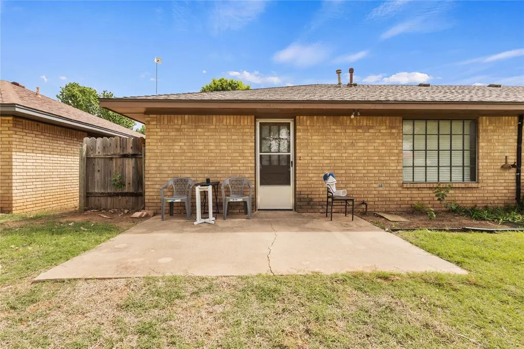 Photo 16 — 2113 Lynn Lane, Weatherford, OK 73096