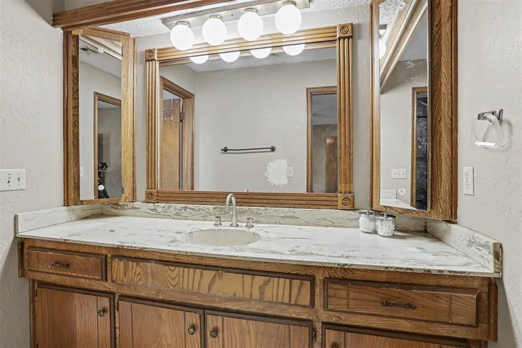 Photo 13 — 744 SW 101st Street, Oklahoma City, OK 73139