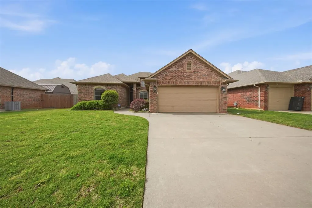 Front exterior — 2112 SE 9th Street, Moore, OK 73160