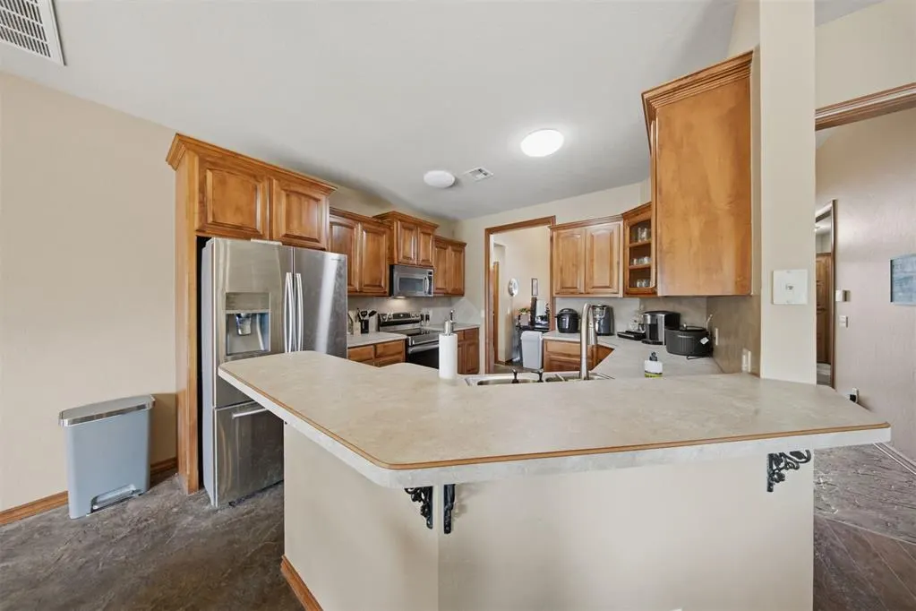 Photo 11 — 2112 SE 9th Street, Moore, OK 73160