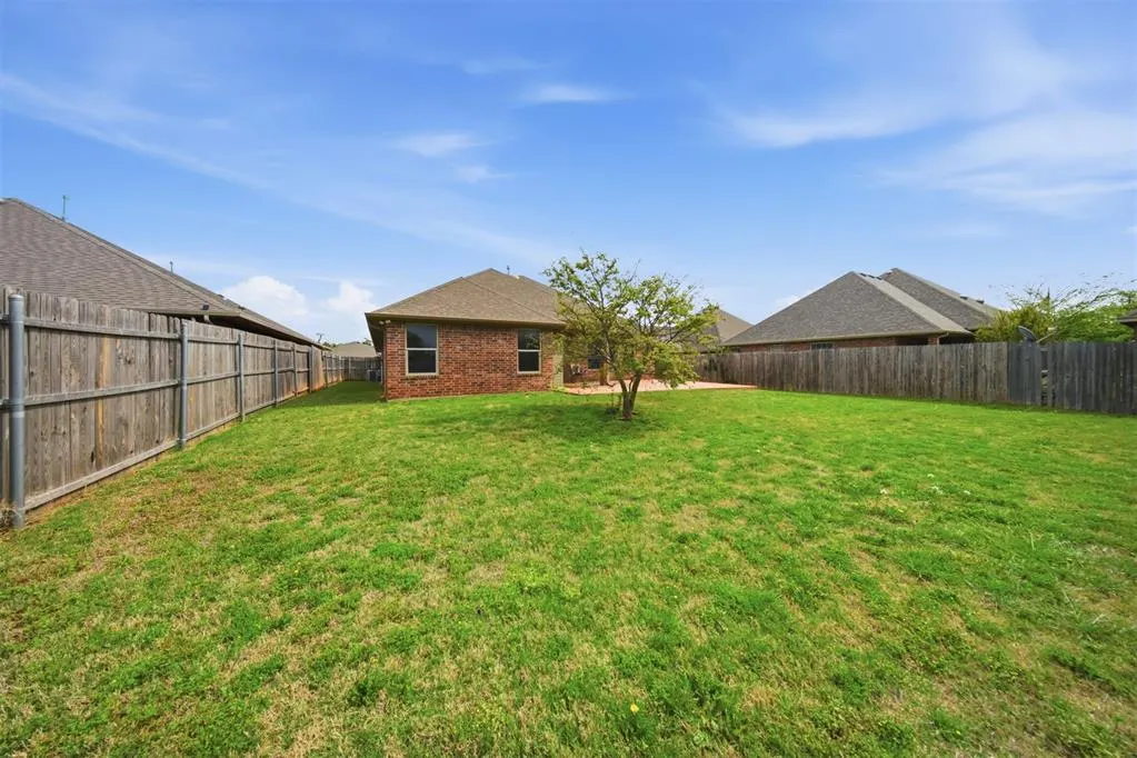 Photo 35 — 2112 SE 9th Street, Moore, OK 73160