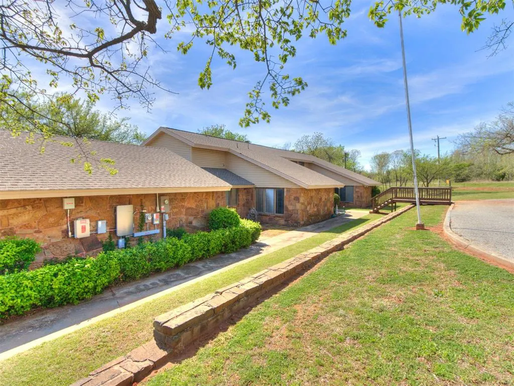 Photo 3 — 4120 W Washington Avenue, Piedmont, OK 73078