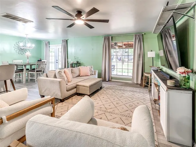 Photo 7 — 604 S Van Buren Avenue, Blanchard, OK 73010
