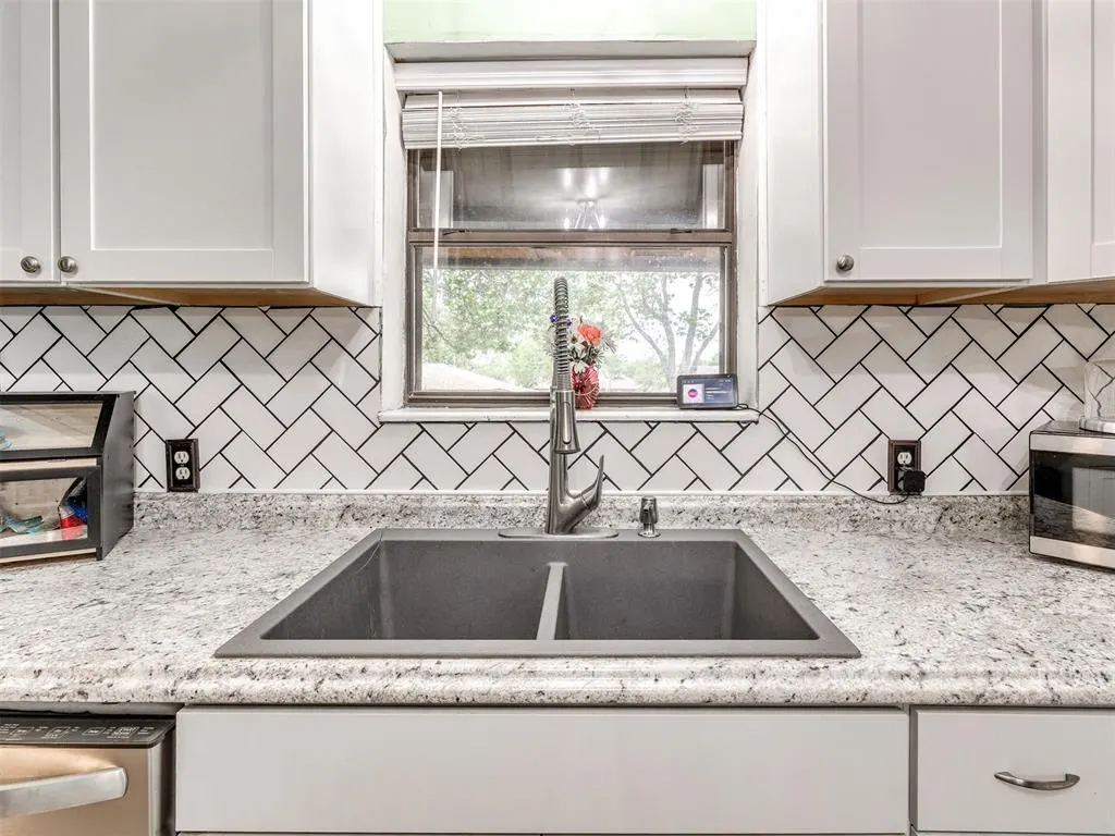 Photo 12 — 604 S Van Buren Avenue, Blanchard, OK 73010