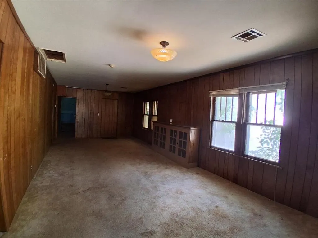 Photo 2 — 202 S Center Avenue, Shawnee, OK 74801