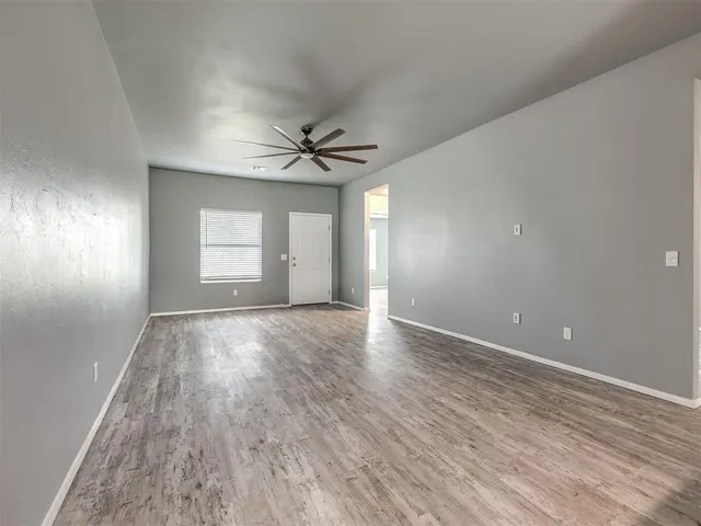 Photo 5 — 7617 Leichter Avenue, Oklahoma City, OK 73132