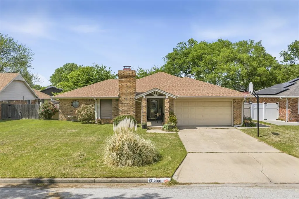 Front exterior — 2001 NW 8th Avenue, Ardmore, OK 73401