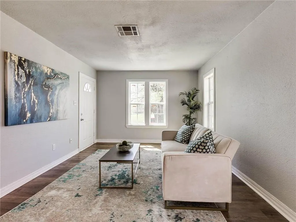 Photo 4 — 2137 NE 20th Street, Oklahoma City, OK 73111