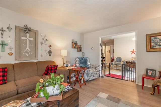 Photo 4 — 124 Barrett Place, Edmond, OK 73003