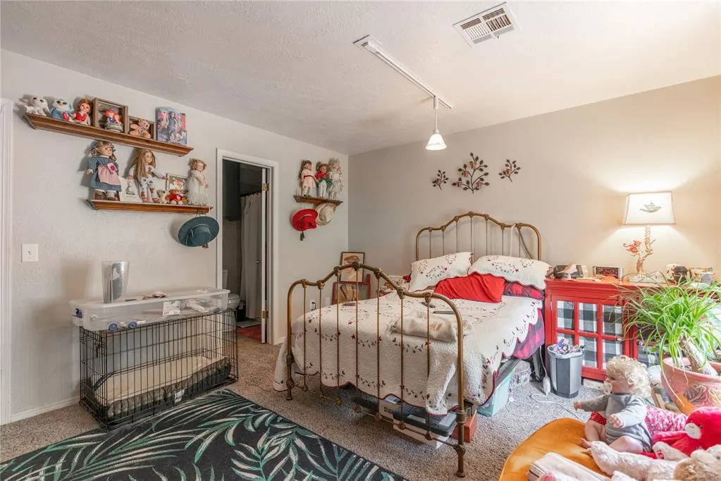 Photo 18 — 124 Barrett Place, Edmond, OK 73003