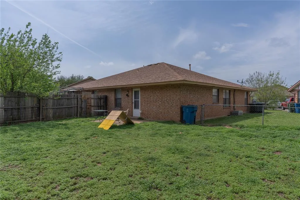 Photo 37 — 124 Barrett Place, Edmond, OK 73003